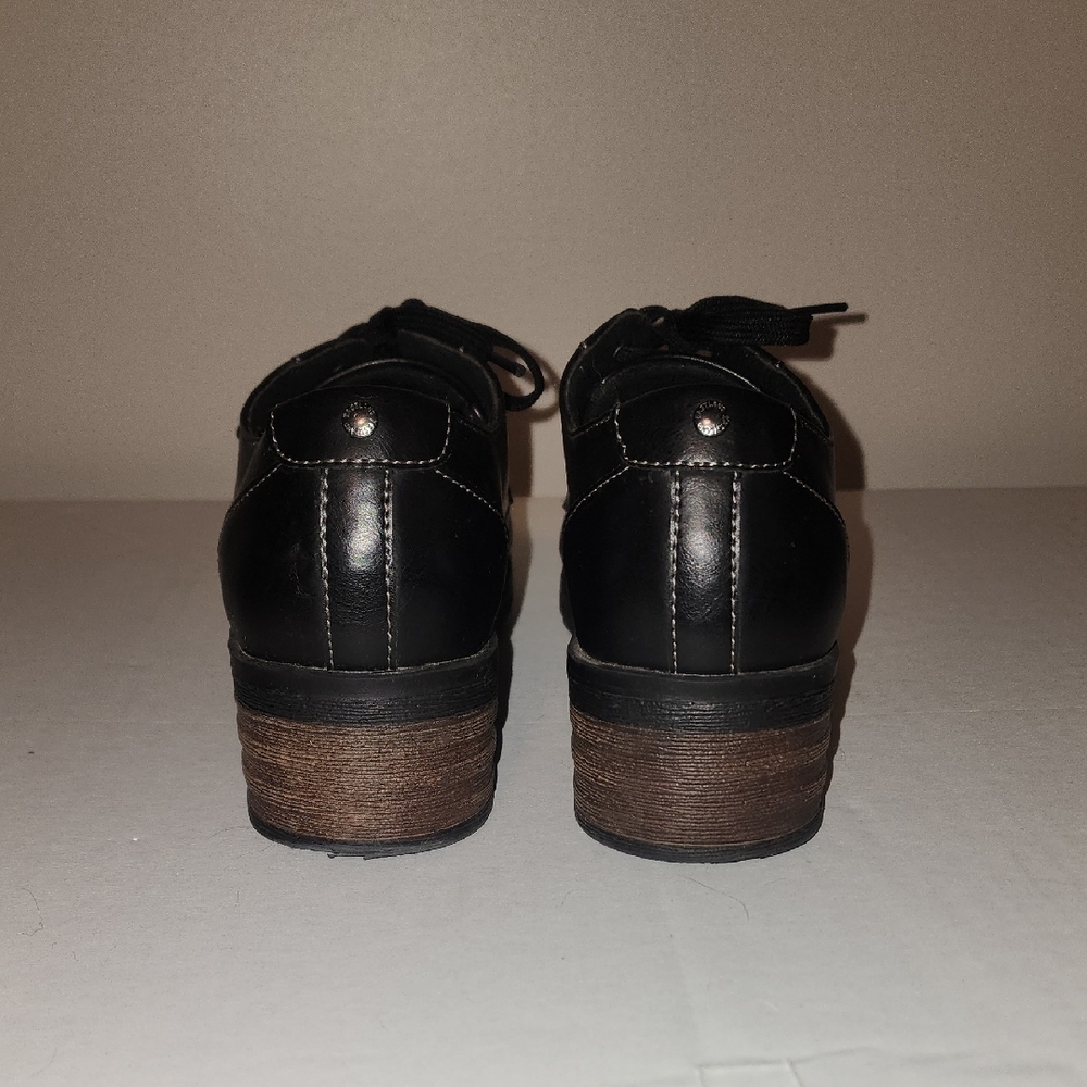 Eastland Black Lace-Up Women’s Boots - Picture 4 of 6